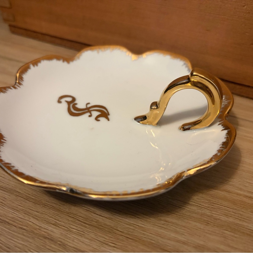 Vintage/Antique Trinket gold trimmed “S” Plate With Small gold Finger Holder